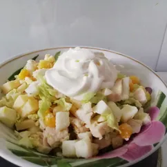 Салат с курицей и пекинской капустой