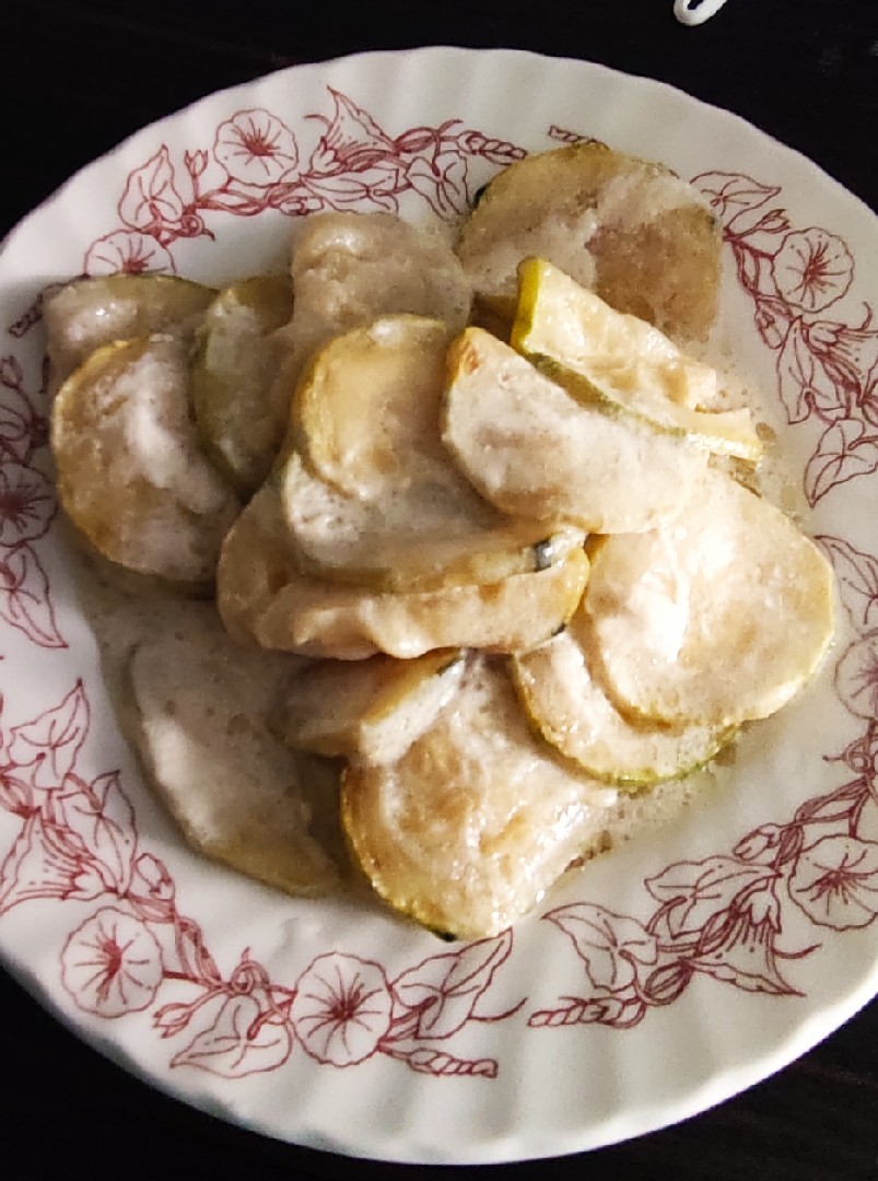 Кабачки в сметане