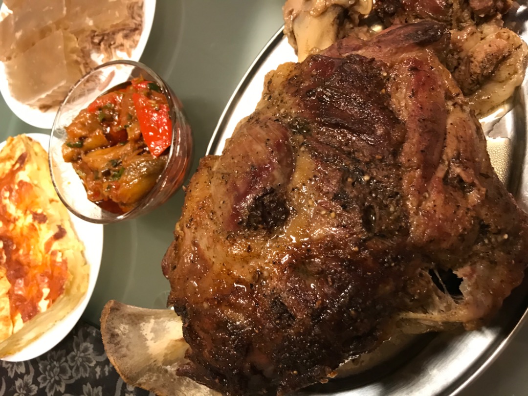 Баранья нога в духовке