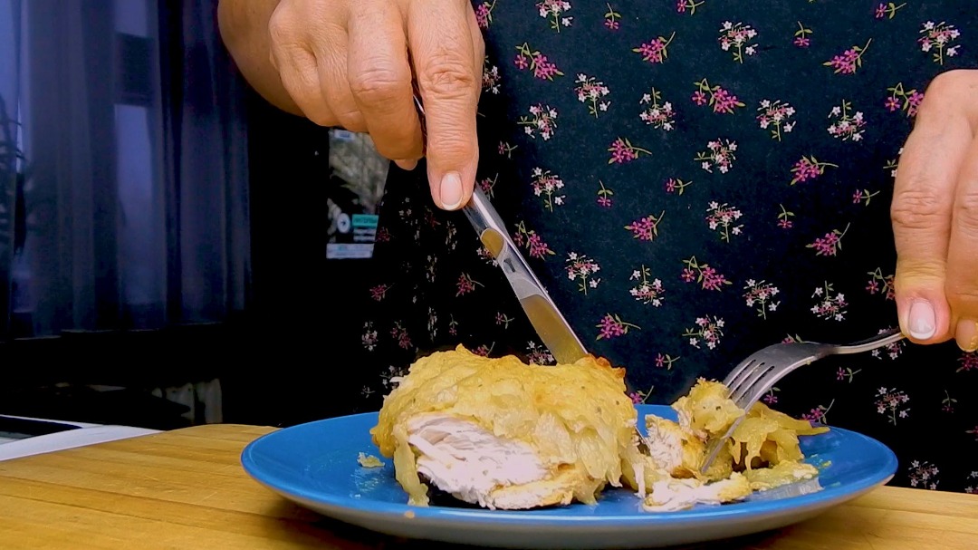 Куриные грудки под сырно-картофельной шубкой