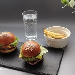 Сочный домашний бургер