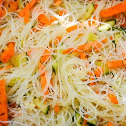 Салат с фунчозой овощной