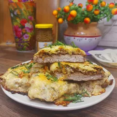 Свинина с грецкими орехами и с хрустящей сырной корочкой 🧀