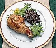 Куриный окорочок, фаршированный рисом и фисташками