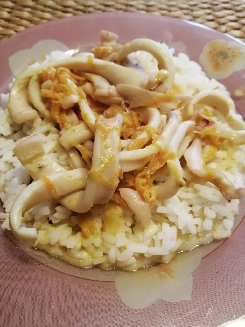 Рис с кальмарами в соевом соусе