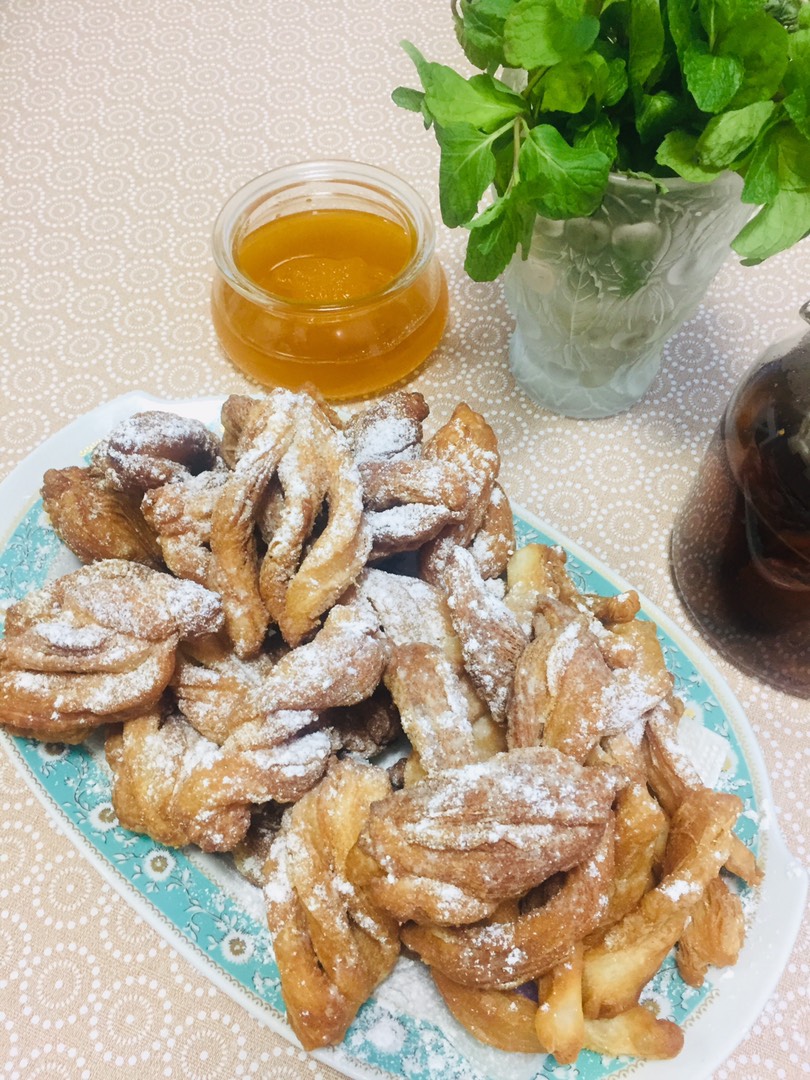 Витушки из готового дрожжевого теста
