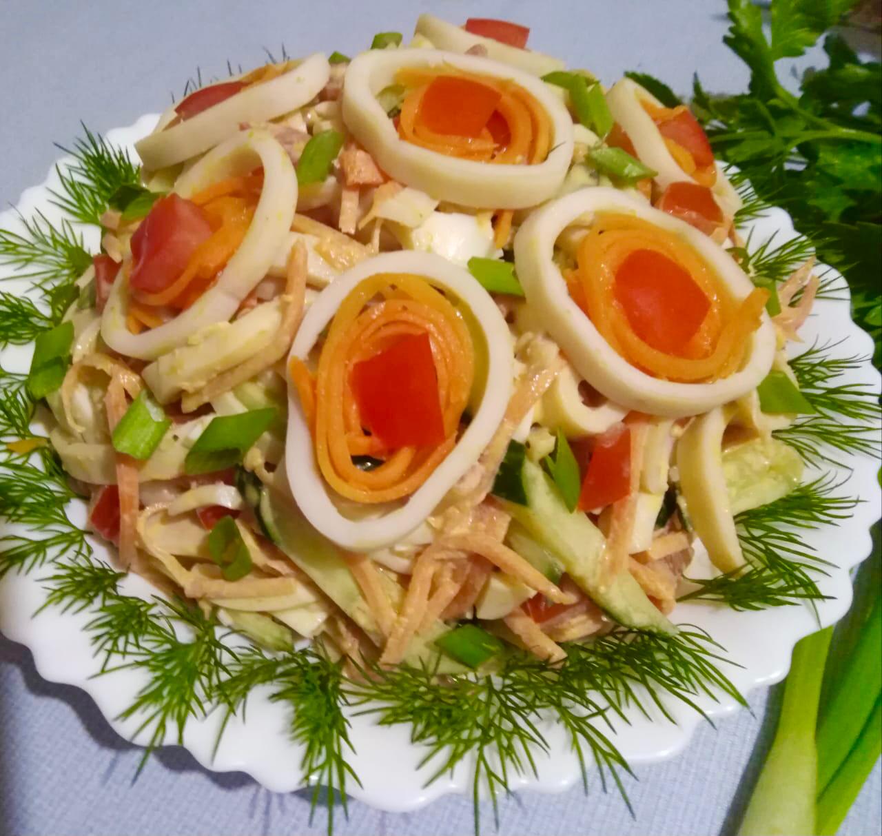 Салат с корейской морковью и кальмарами — БРОДИЧ