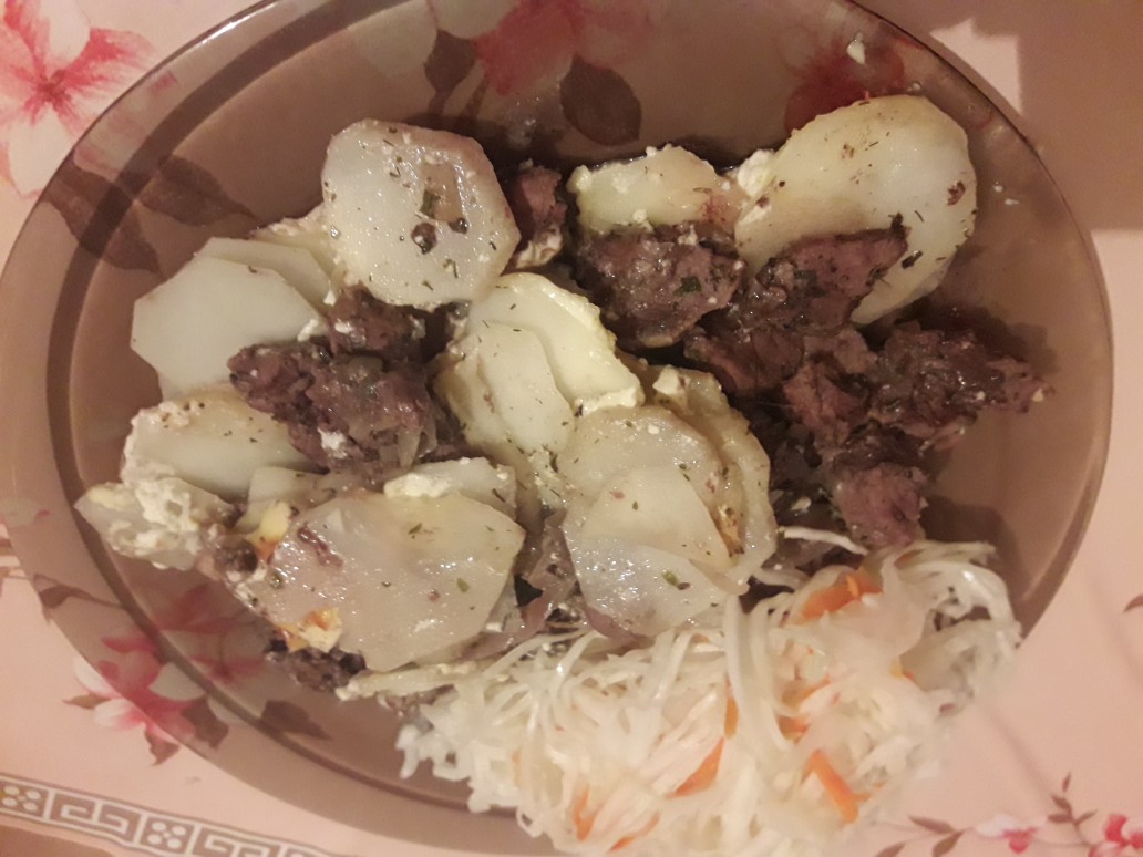 Запеченное мясо с картофелем )