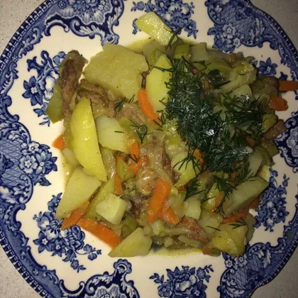 Соус с кабачками(цукини),картофелем и мясом