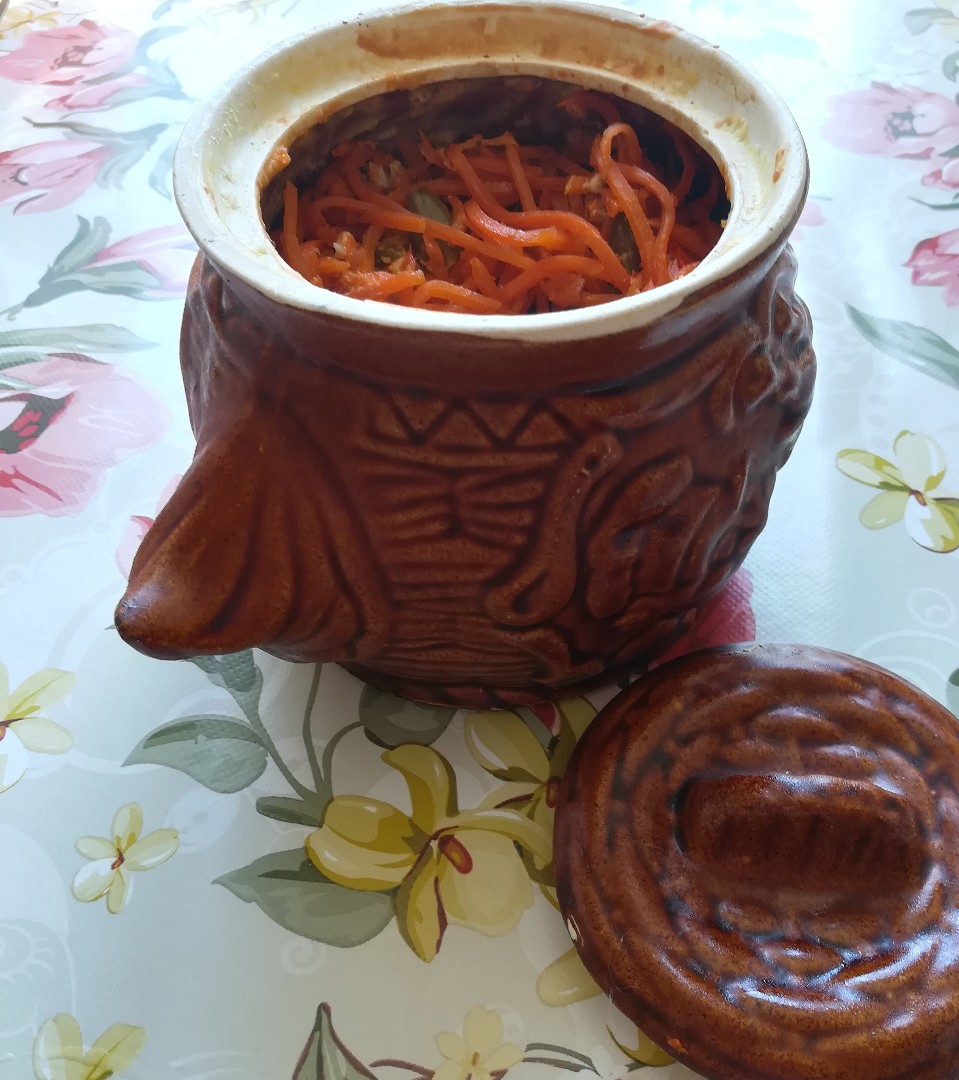 Стручковая фасоль с мясным фаршем, запеченная в горшочках