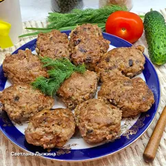 Котлеты из утиного фарша с грибами и укропом