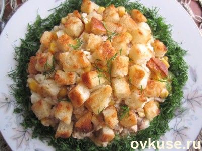 Салат из печени трески с кукурузой