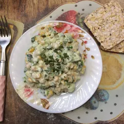 Салат с креветками и домашним майонезом