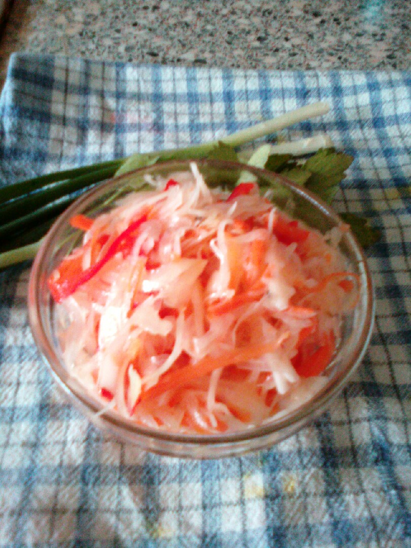 Салат из капусты с горячим маринадом