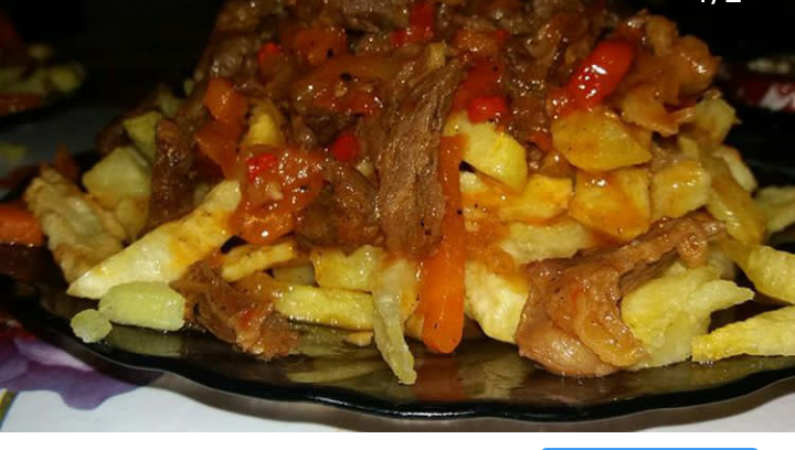 Гуляш с картошкой фри