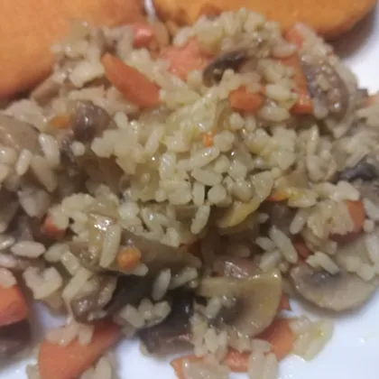 Рис с грибами на гарнир по-быстрому