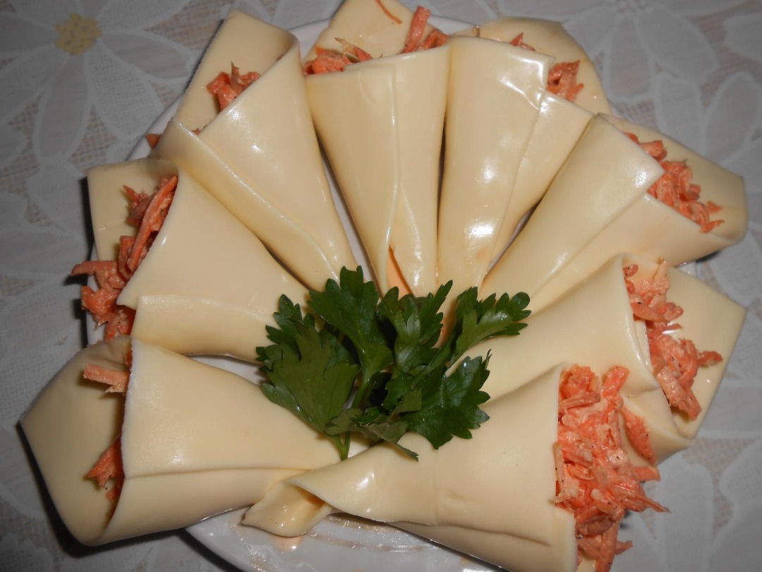 Закуска сырная с морковью