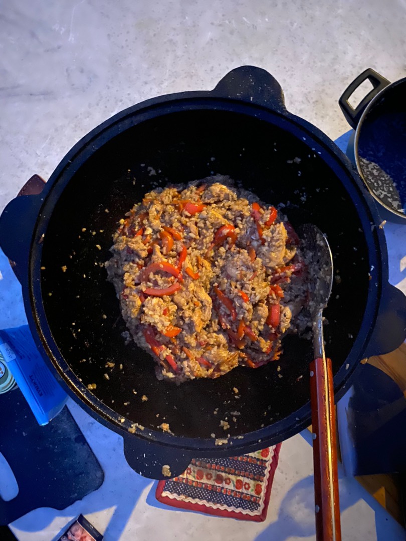 Тяхан с курицей в казане