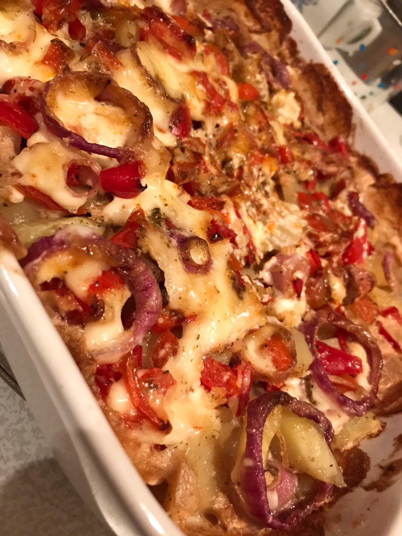 Ассорти печёное из овощей под майонезом и сыром