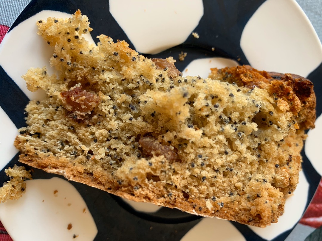 Ирландский хлеб с маком и изюмом