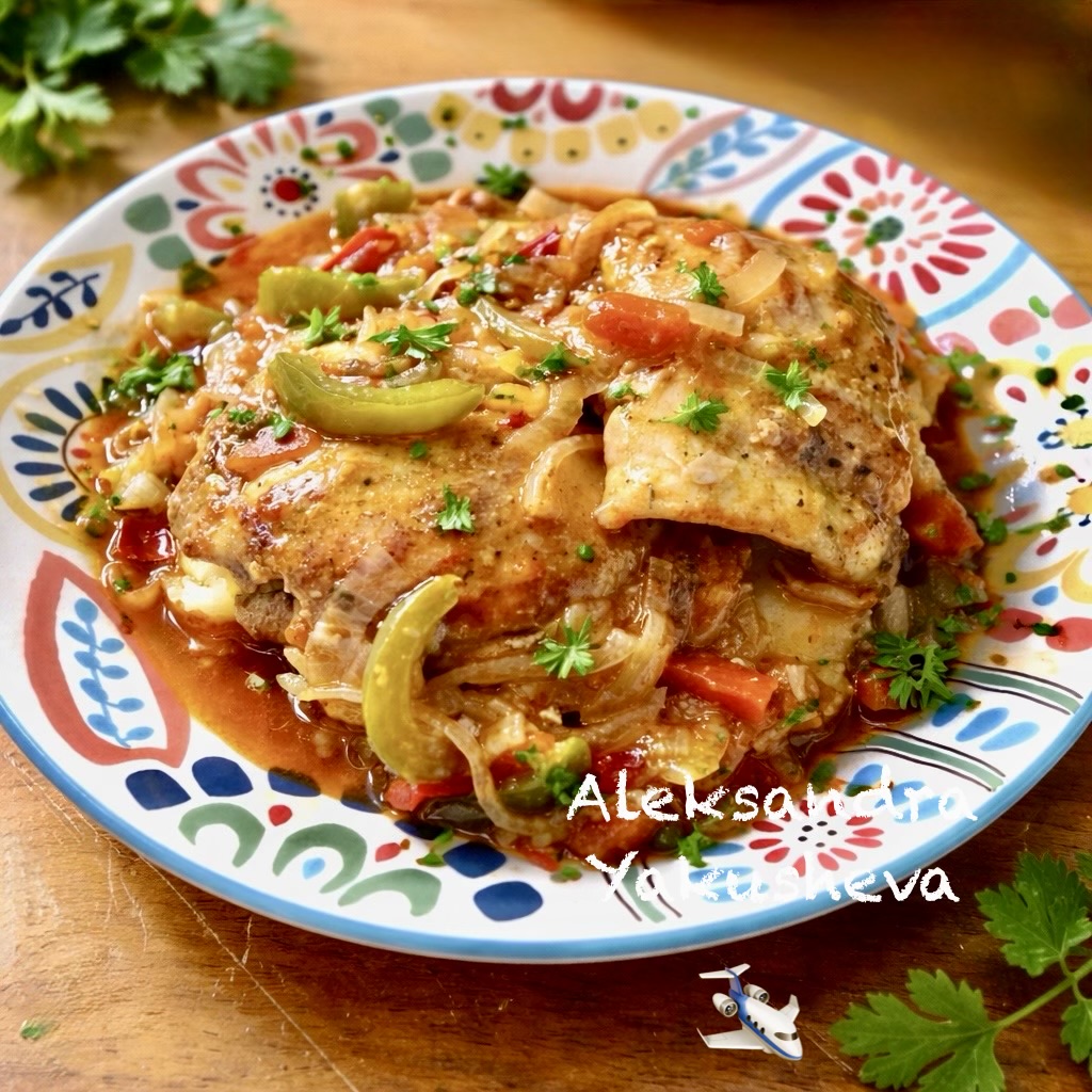Куриные бедрышки в томате с овощами и соусом Вустершир в мультиварке