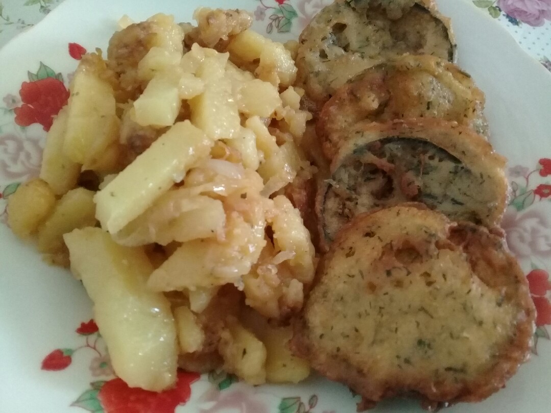 Жареная картошка. Кабачки и баклажан в кляре