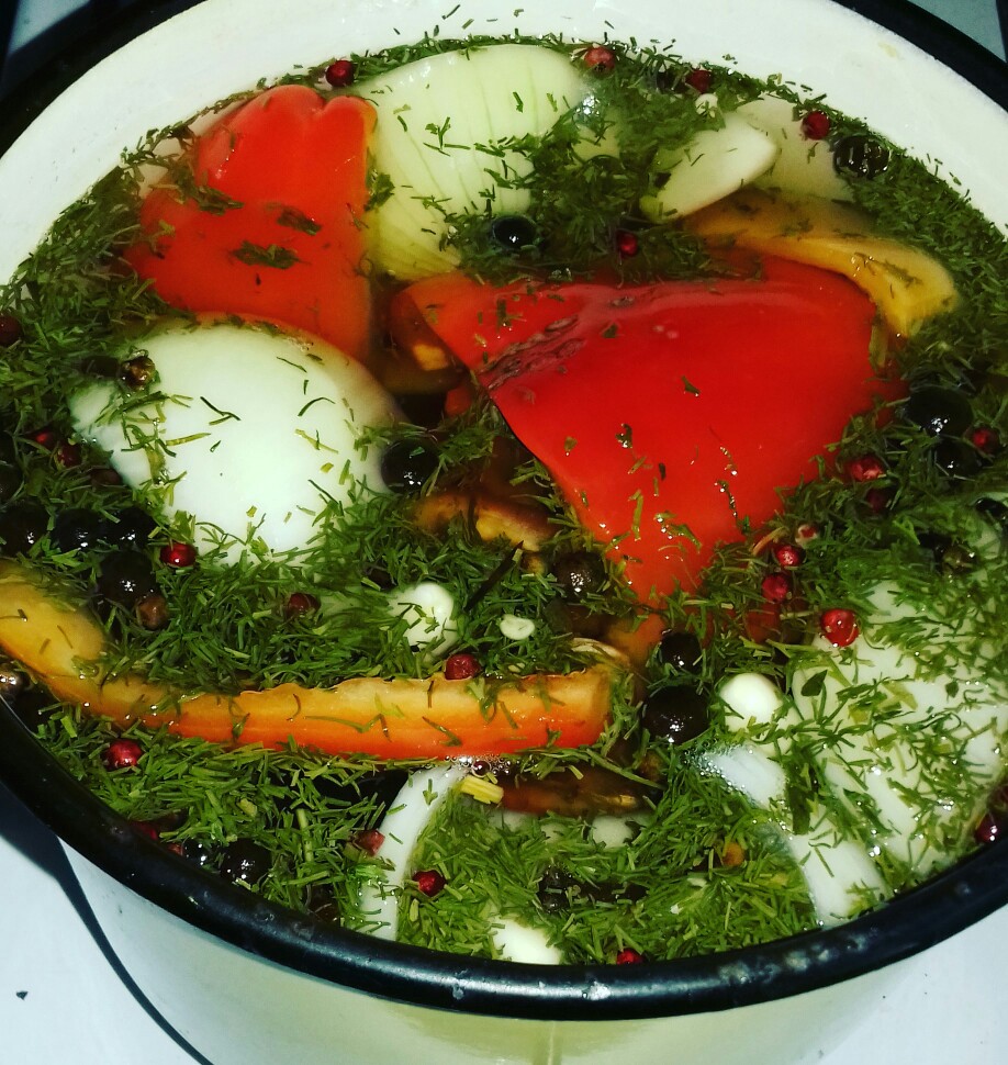 Маринованный перец для хранения на балконе