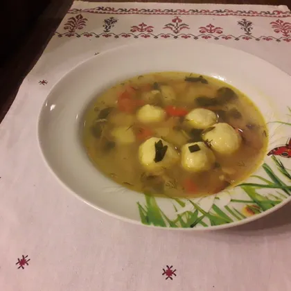 Куриный суп с творожными клецками