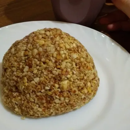 Десерт из орехов с мёдом