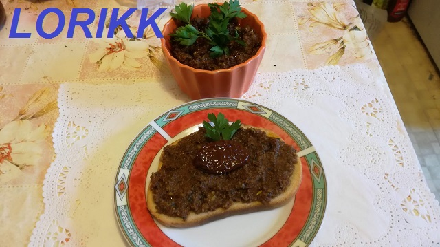 Соус песто с вялеными помидорами