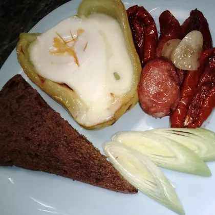 На завтрак яйцо в болгарском перчике