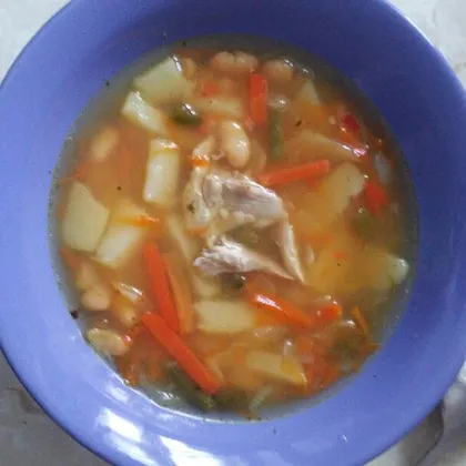 Суп с фасолью и весенними овощами
