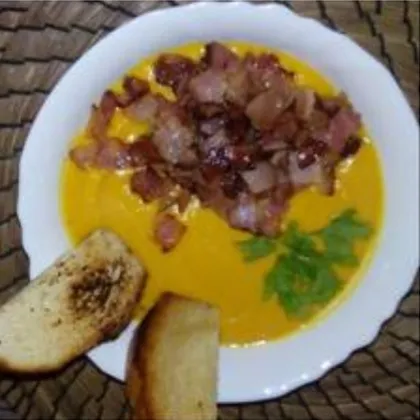 Суп пюре из тыквы с беконом и гренками #кулинарныймарафон