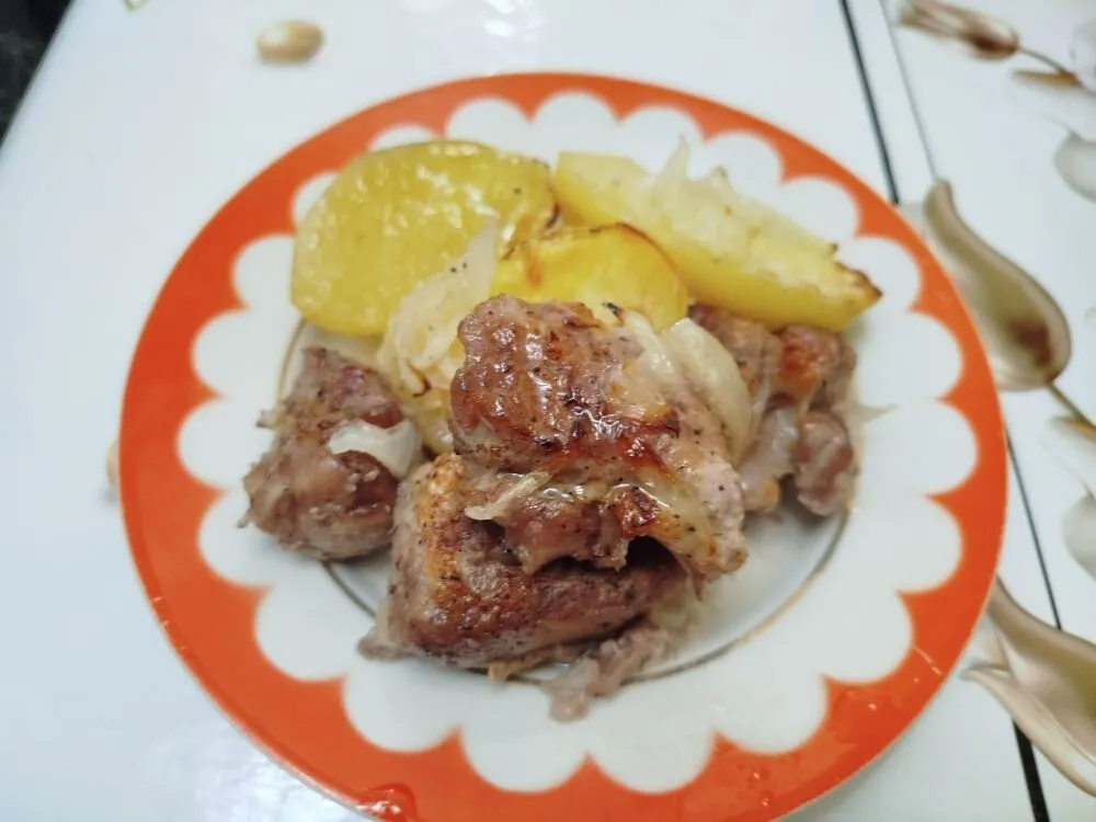 Картошка с мясом в духовке