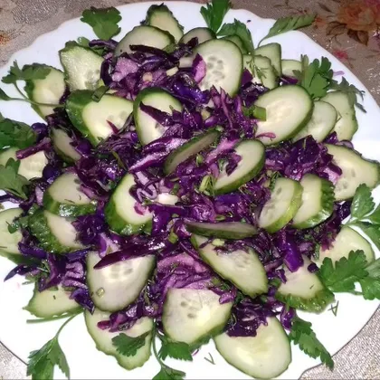 Просто салат из краснокочанной🥬 капусты и🥒🥒🥒