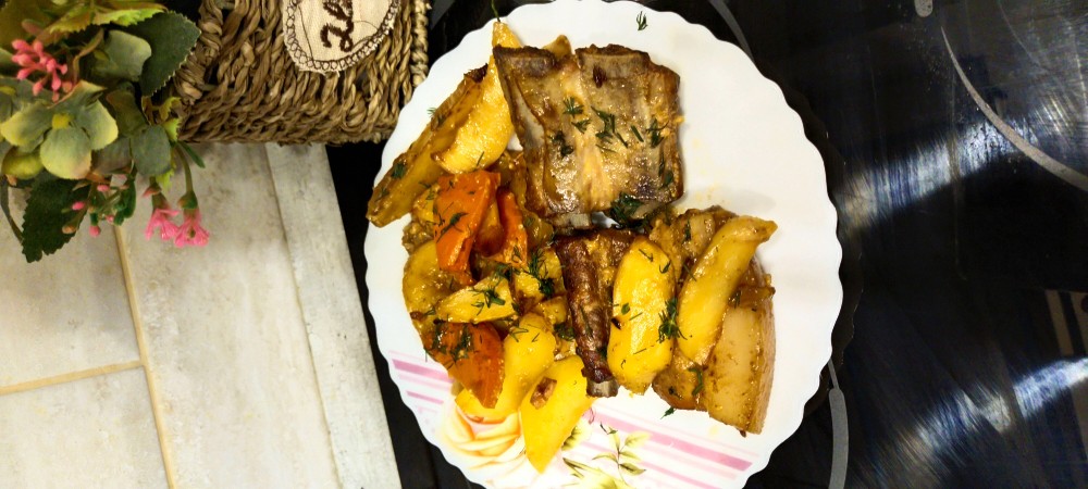 Рёбрышки с картофелем