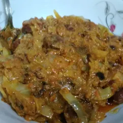 Солянка с капустой и сосисками