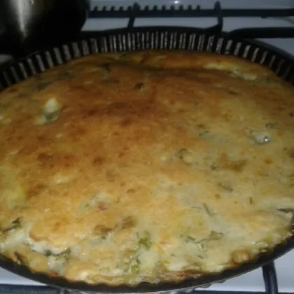 Пирог из гороха с зеленью и листьми салата