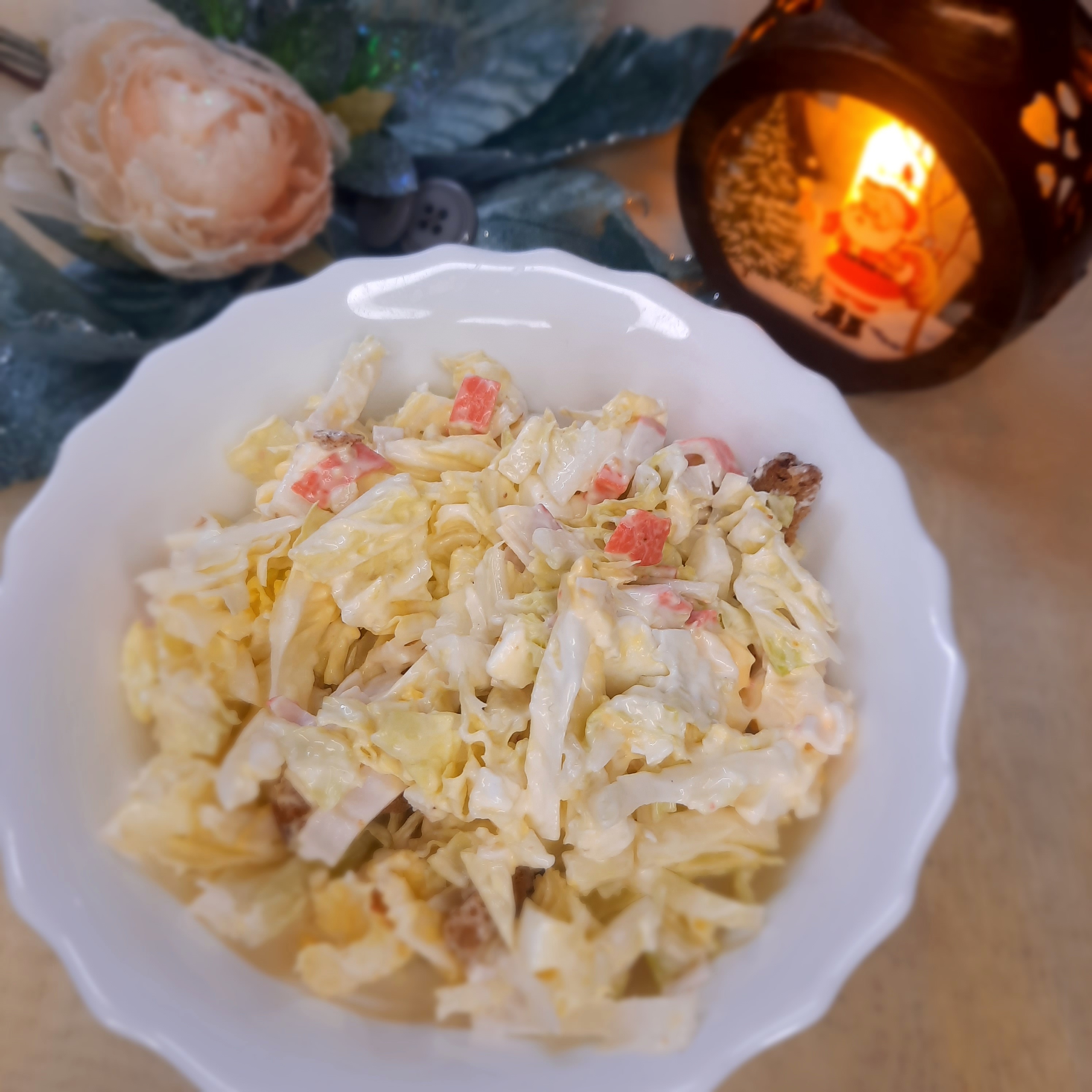 Салат с крабовыми палочками и пекинской капустой 