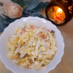 Салат с крабовыми палочками и пекинской капустой 