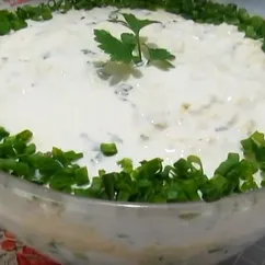 Салат с курицей и сыром