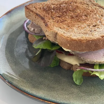 Сандвич с домашней бужениной