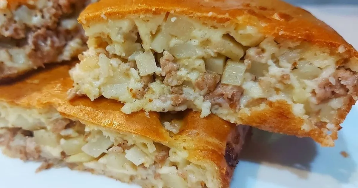 Пирог из слоёного теста с картошкой и фаршем в мультиварке — пошаговый рецепт с фото