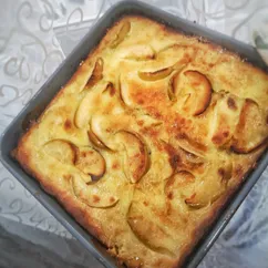 Заливной пирог с карамелизированными яблоками 🤤