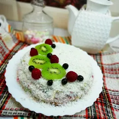 Бисквитный торт со сметанным кремом, клубникой и киви🍰🍓🥝