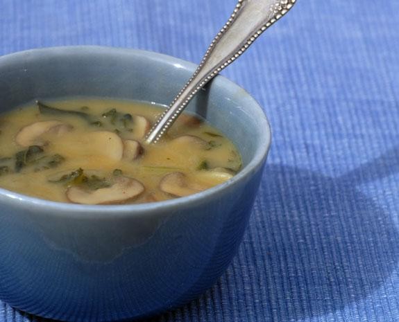 Гороховый суп с курицей и грибами - рецепт приготовления с пошаговыми фото