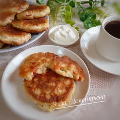 Оладьи с сыром и помидором