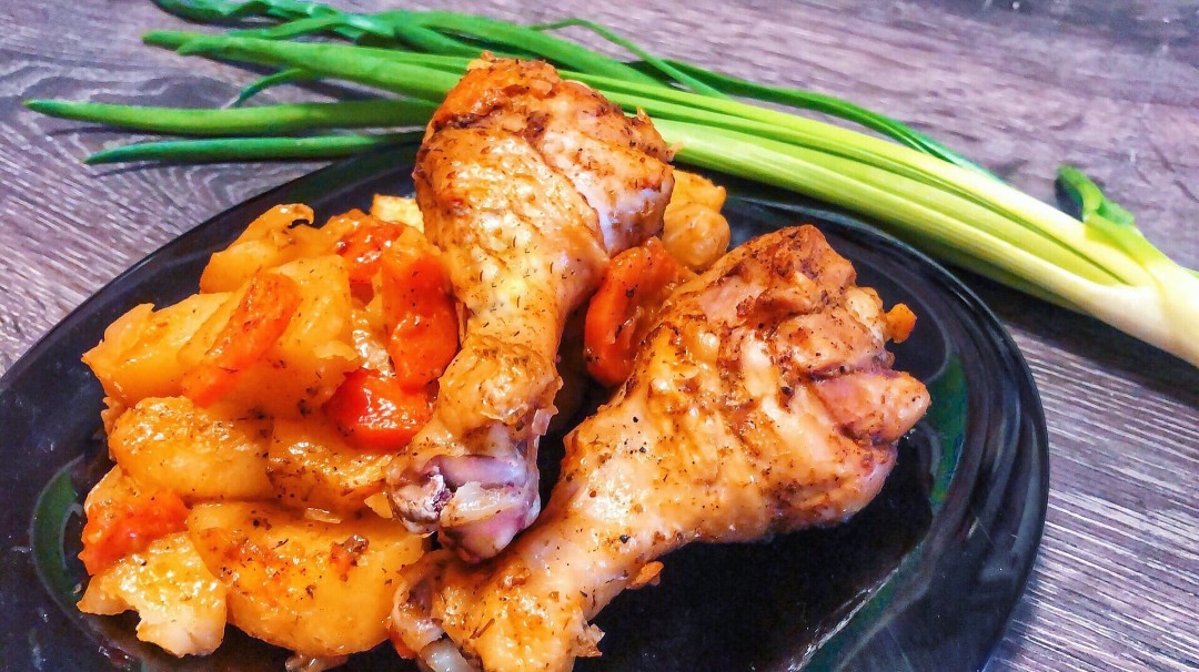 Ужин на скорую руку! Картошечка с курицей в духовке