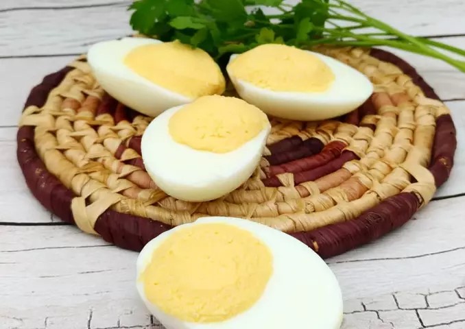Яйца, фаршированные плавленным сыром