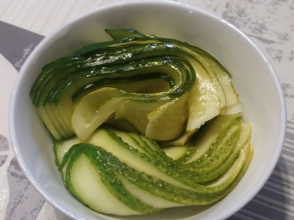 Цукини и огурцы, маринованные в спрайте